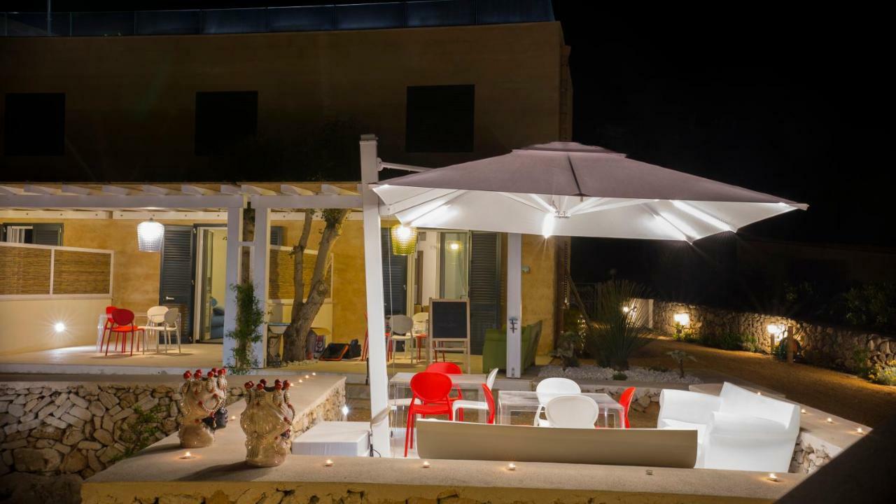 Le Suites Del Carrubo فافينانا المظهر الخارجي الصورة